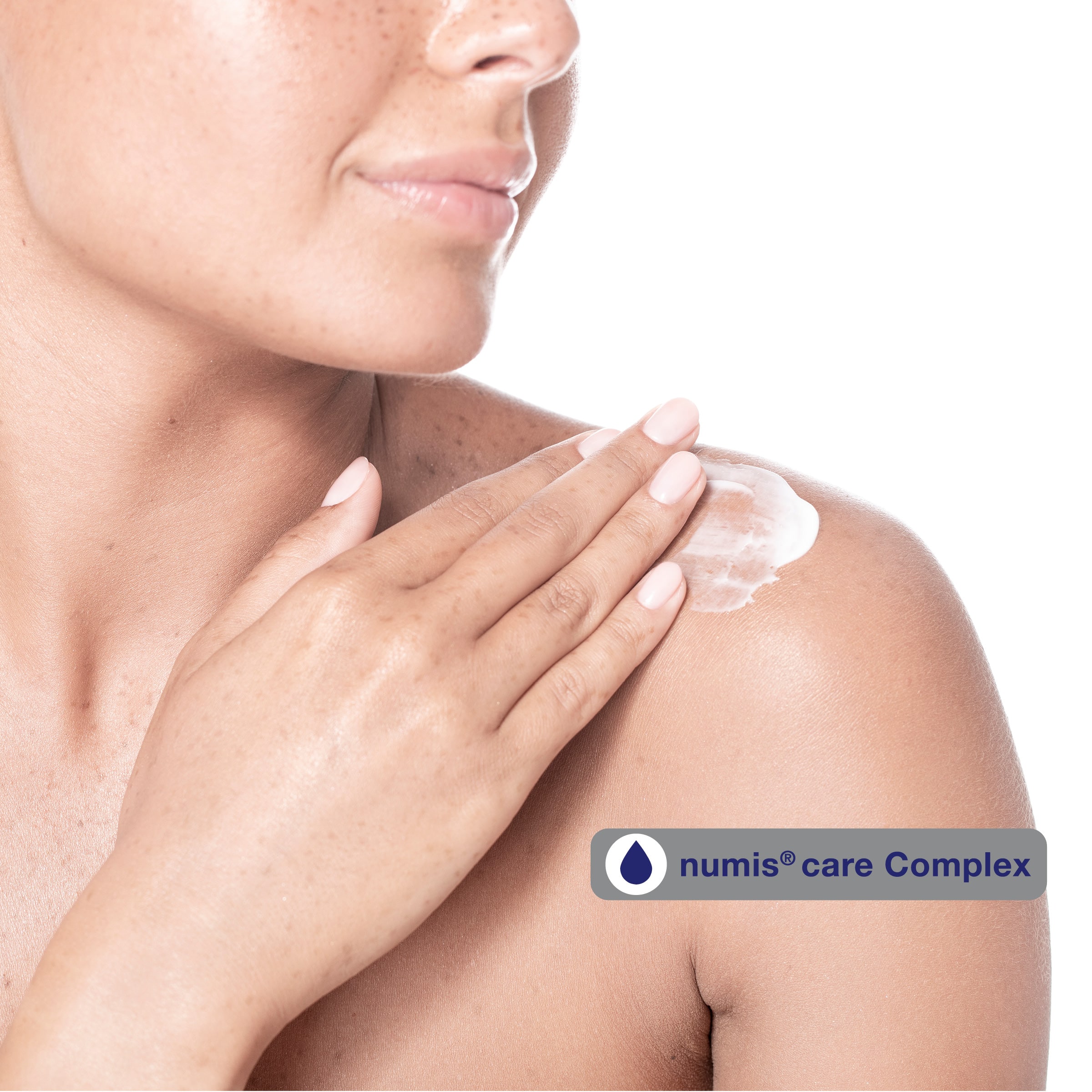 woman with numis® care Complex